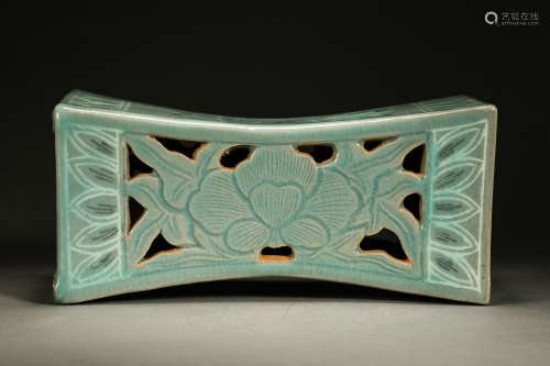Celadon pillow of Song Dynasty