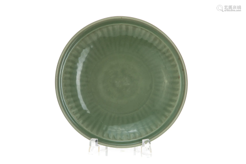 CHINESE LONGQUAN GLAZED PORCELAIN CHARGER