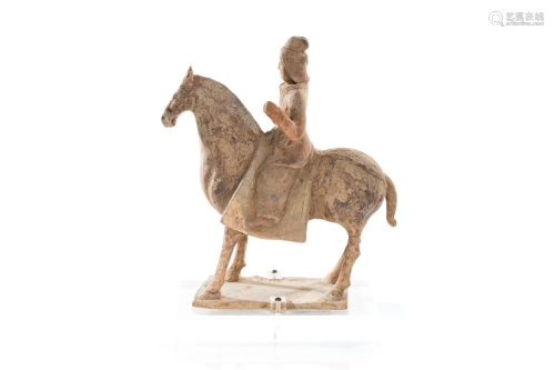 CHINESE EARTHENWARE FIGURINE OF LADY ON HORSEBACK