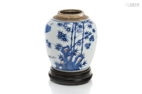 CHINESE PORCELAIN GINGER JAR WITH IRON RED ACCENTS