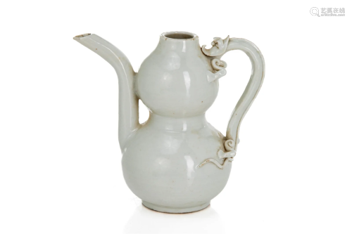 CHINESE WHITE GLAZED DOUBLE GOURD PORCELAIN EWER