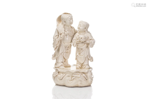 CHINESE DEHUA PORCELAIN FIGURAL GROUP