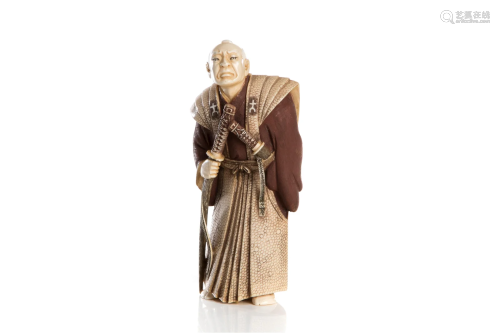 JAPANESE NATURAL CARVED FIGURE OF AN OLD SAMURAI