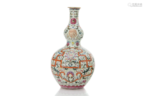 CHINESE FAMILLE ROSE PORCELAIN DOUBLE GOURD VASE