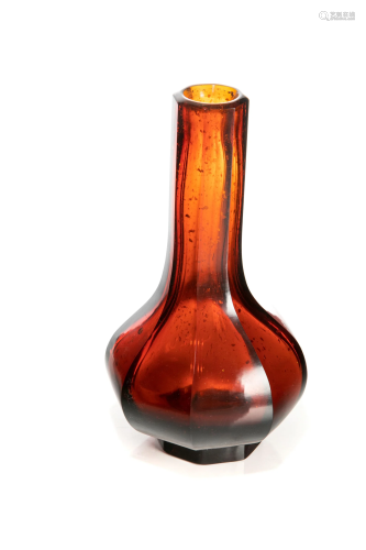 CHINESE OCTAGONAL AMBER-COLOURED GLASS VASE