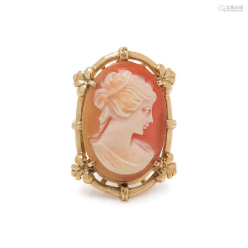 YELLOW GOLD AND CAMEO RING