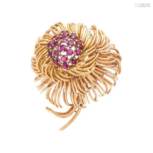 YELLOW GOLD AND RUBY FLOWER BROOCH