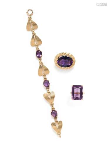 COLLECTION OF YELLOW GOLD AND AMETHYST JEWELRY