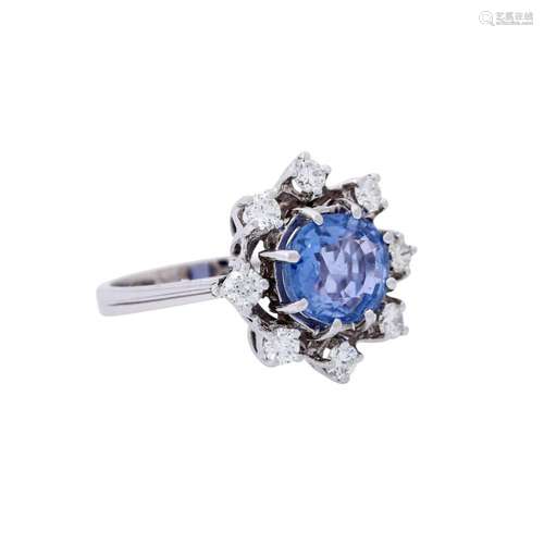 Ring mit hellblauem Saphir ca. 2,2 ct