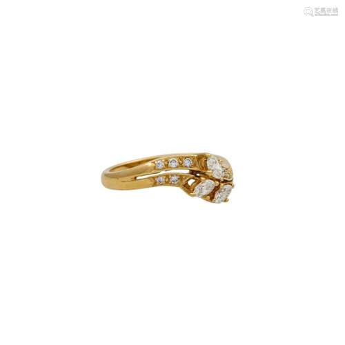 Ring mit 3 Diamanten im Navetteschliff von zus. ca. 0,35 ct