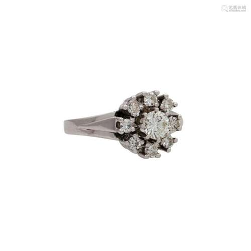 Ring mit Diamanten von zus. ca. 0,54 ct als Rosette angeordn...