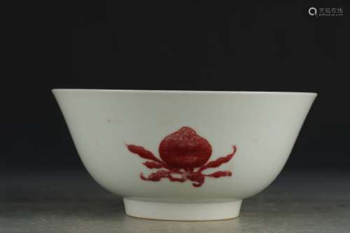 清雍正 红釉折枝果纹碗