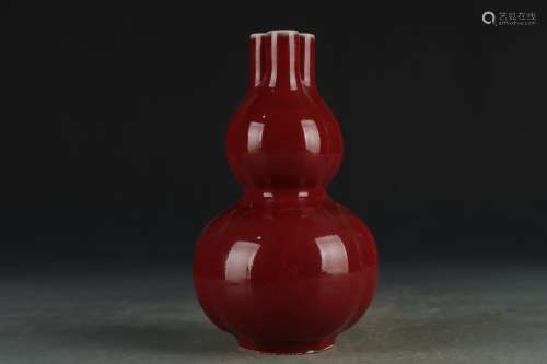 清乾隆 祭红釉三管葫芦瓶