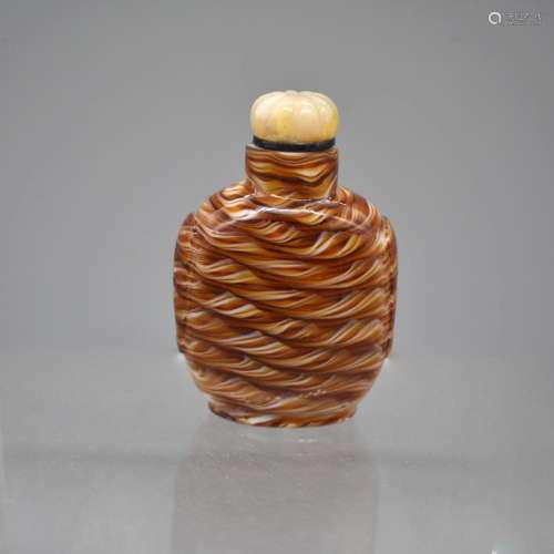 Marble Effect Glass Snuff Bottle with Carving