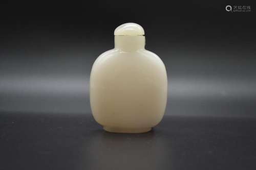 CHINESE Pekking Glass White Snuff Bottle