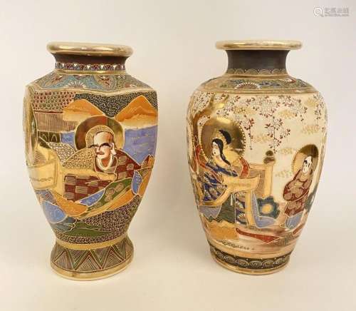 SATSUMA - XXe siècle Deux vases balustres en céramique émail...