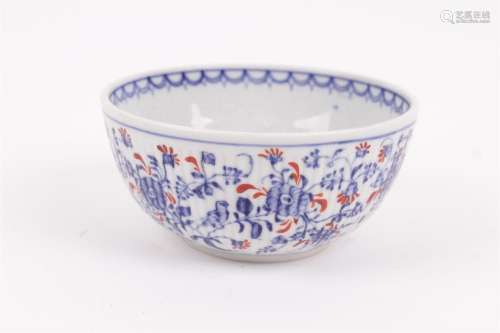 CHINEBol godronné en porcelaine à décor de fleurs bleues et ...