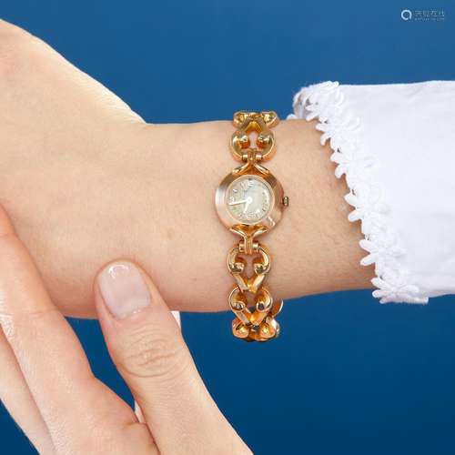 MOVADO - ANNEES 1945 MONTRE DE DAME EN OR A 18K yellow gold ...