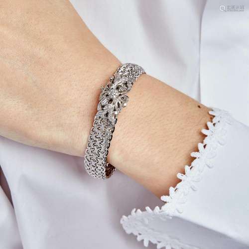 ANNEES 1950 BRACELET RUBAN DIAMANTS A diamonds and 18K white...