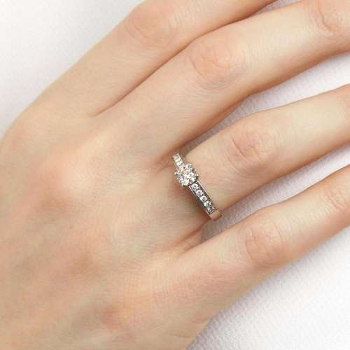 BAGUE DIAMANT SOLITAIRE A diamonds and 18K white gold ring. ...