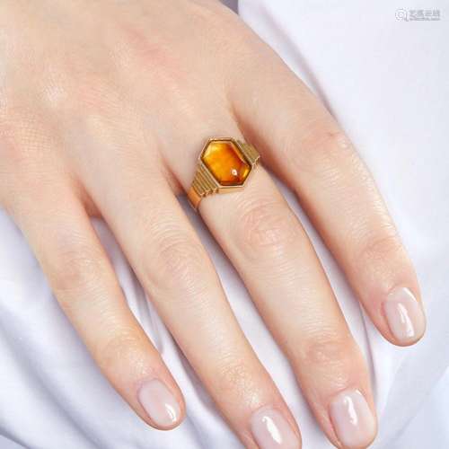 ANNEES 1940 BAGUE CITRINE A GRADINS A citrine and 18K yellow...