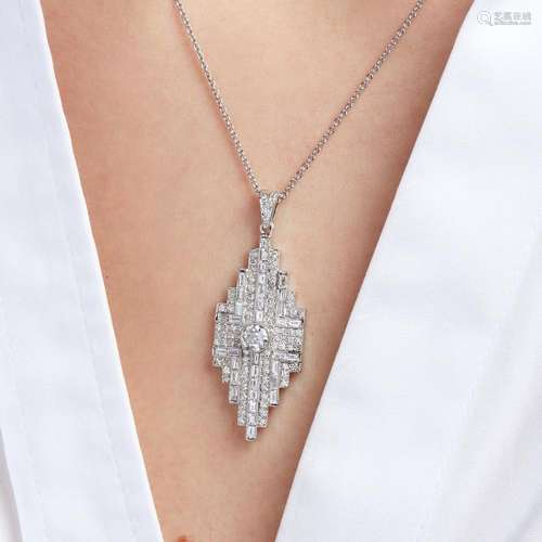 PENDENTIF DIAMANTS A diamond and 18K white gold pendant. Gro...