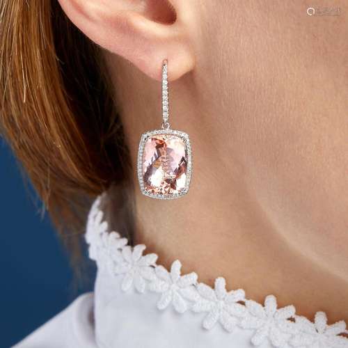 PAIRE DE BOUCLES D'OREILLES MORGANITES DIAMANTS A morgan...