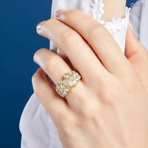 BAGUE NOEUD DIAMANTS A diamond and 18K yellow gold ring. Siz...