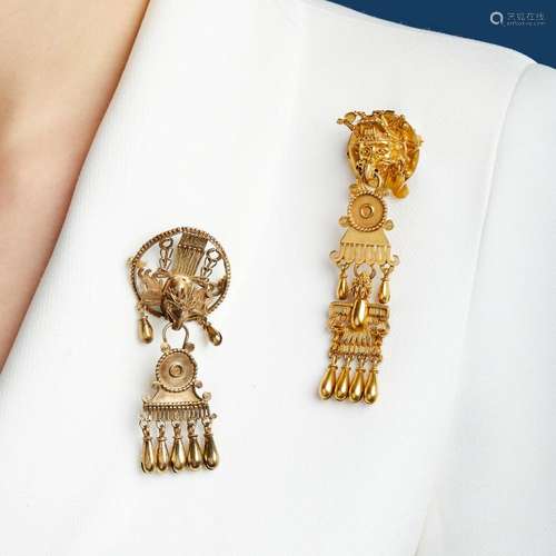 BROCHE DECOR PRECOLOMBIEN Two 14K yellow gold and gilded sil...