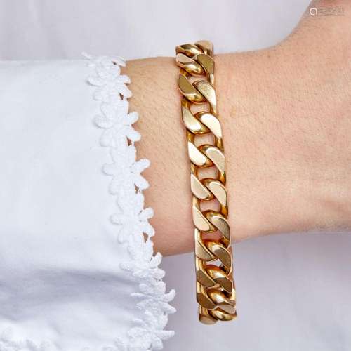 TRAVAIL FRANÇAIS BRACELET GOURMETTE A 18K yellow gold bracel...