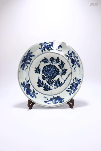 A Blue And White 'Peony' Dish