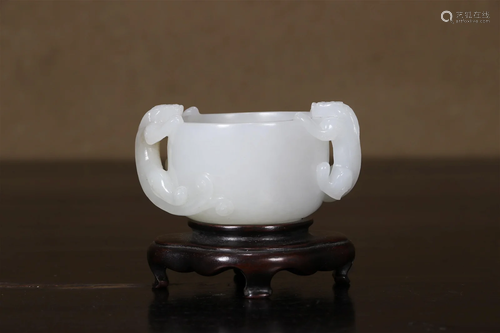 A Hetian Jade Beast-Handled Water Coupe