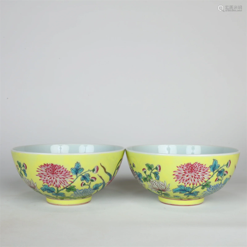 A Pair Of Famille-Rose Yellow-Ground 'Flower' Bowl...