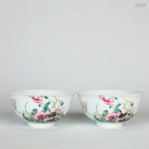 A Famillie-Rose 'Butterfly& Flower' Bowl