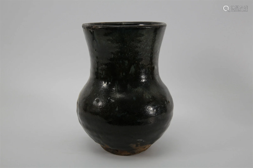 Black Glazed Vase with Flared-rim Design