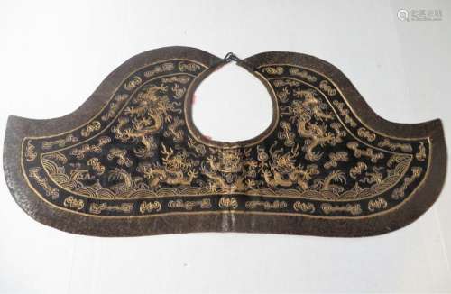 Antique Chinese Qing Dynasty Embroidered Silk Collar