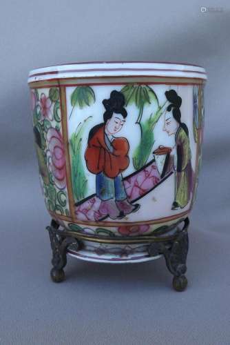 Chinese Japanese Porcelain Paintbrush Pot Famille Rose ? 19t...