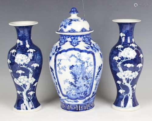 A pair of Chinese blue and white porcelain vases, 20th centu...