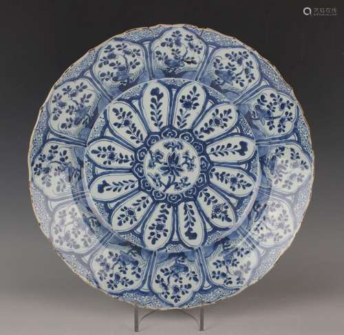 A Chinese blue and white porcelain circular dish, Kangxi per...