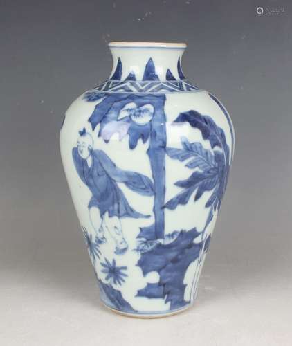 A Chinese Transitional style blue and white porcelain vase o...