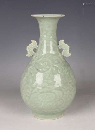 A Chinese celadon glazed porcelain vase, late Qing dynasty, ...