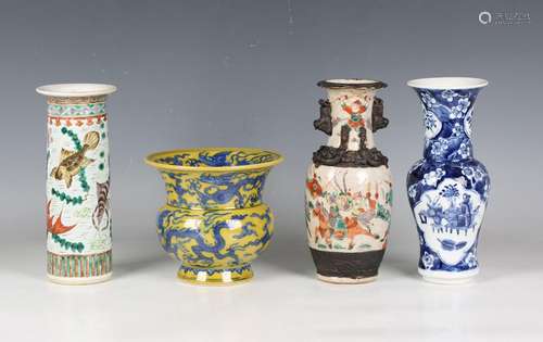 A collection of Chinese porcelain, 19th century and later, i...