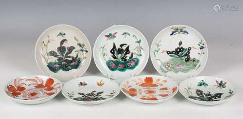 A group of twenty Chinese provincial porcelain saucer dishes...