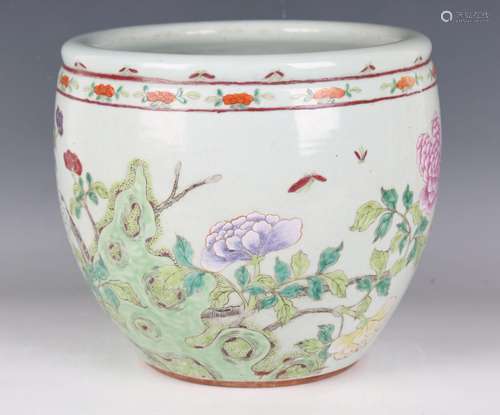 A Chinese famille rose export porcelain jardinière, Qing dyn...