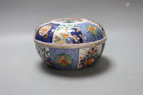 A Japanese Imari box and cover, by Fukugawa, a.f. 19cm diame...