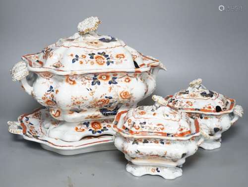 An early 19th century stone china soup tureen and cover on s...
