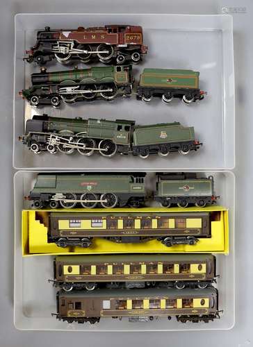 Wrenn 00 gauge - three locomotives and tenders, Grenadier Gu...