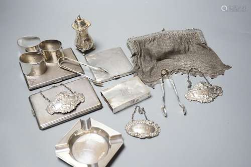 Sundry small silver including three silver cigarette cases, ...