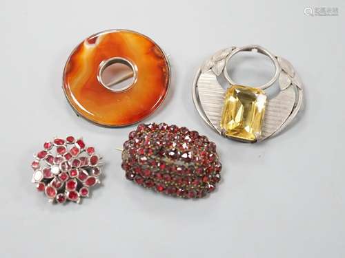 Four assorted Victorian and later brooches including agate s...