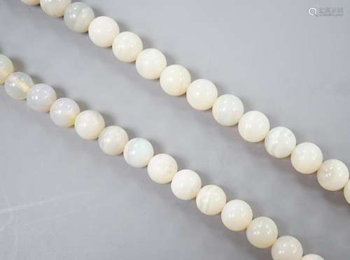 A modern single strand white opal bead necklace, with 585 ye...